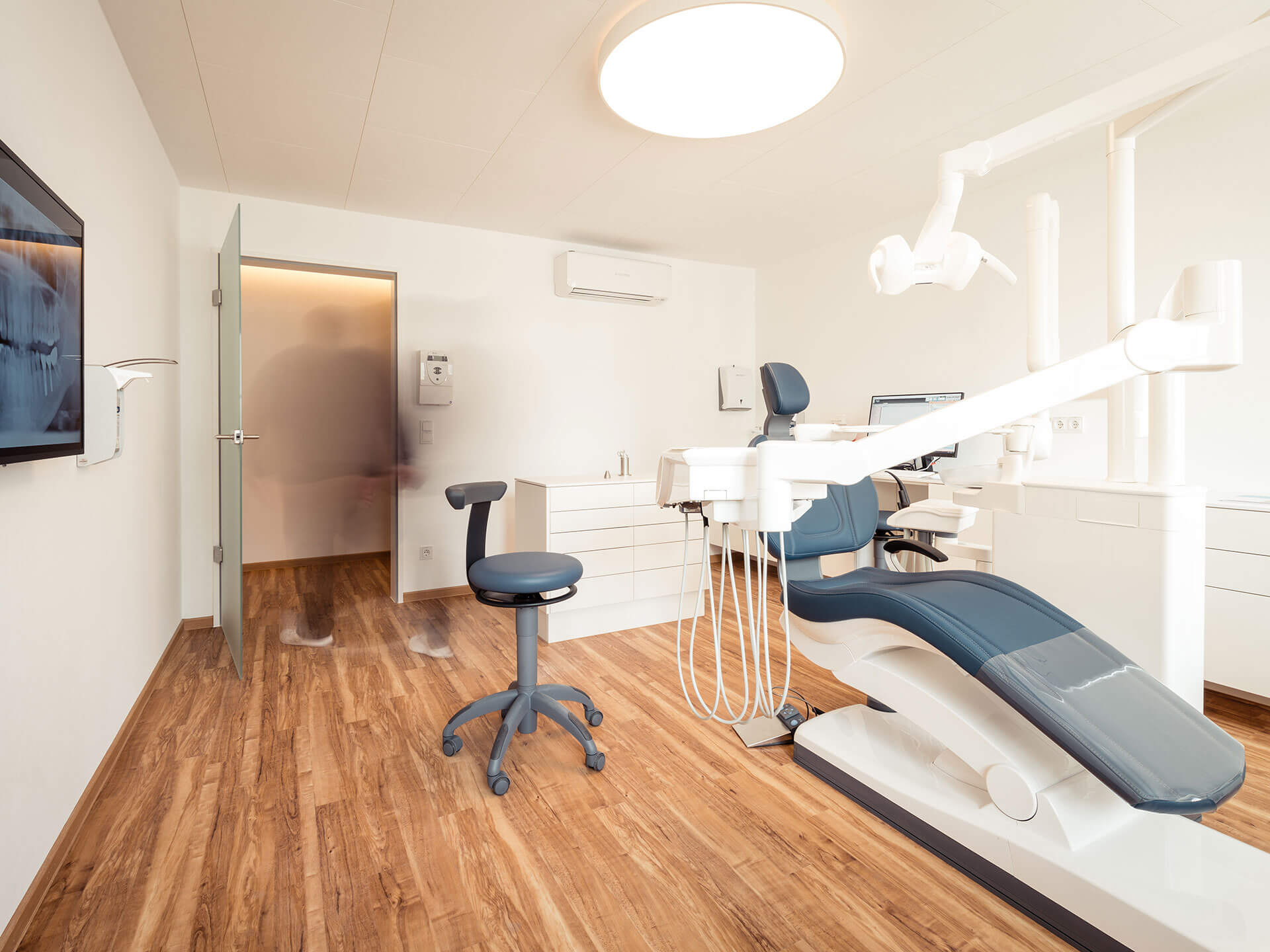 Moderne Ausstattung der Zahnarztpraxis cecere | rose in Emmendingen