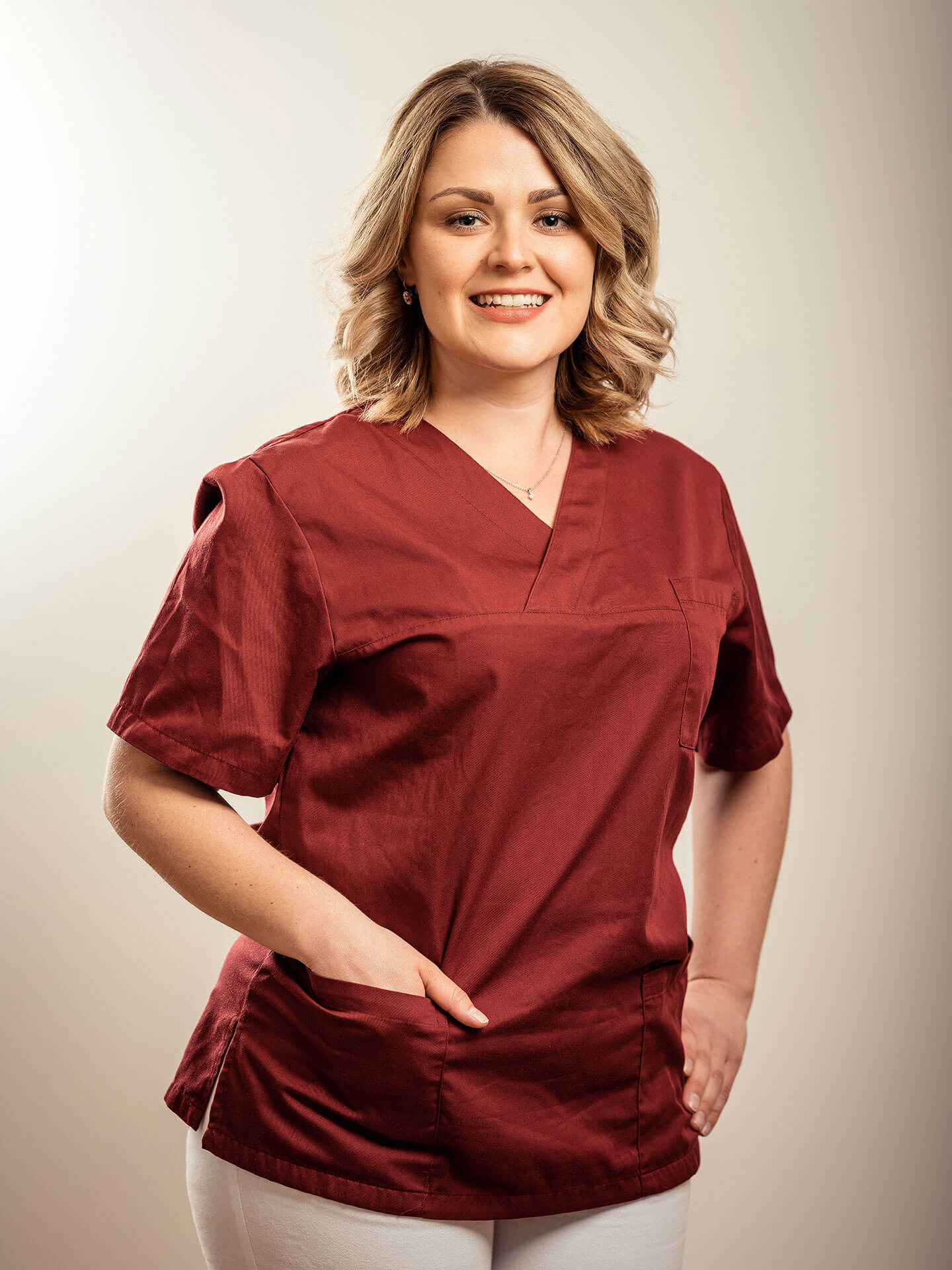 Laura Schill, Mitarbeiterin in der Zahnarztpraxis cecere | rose